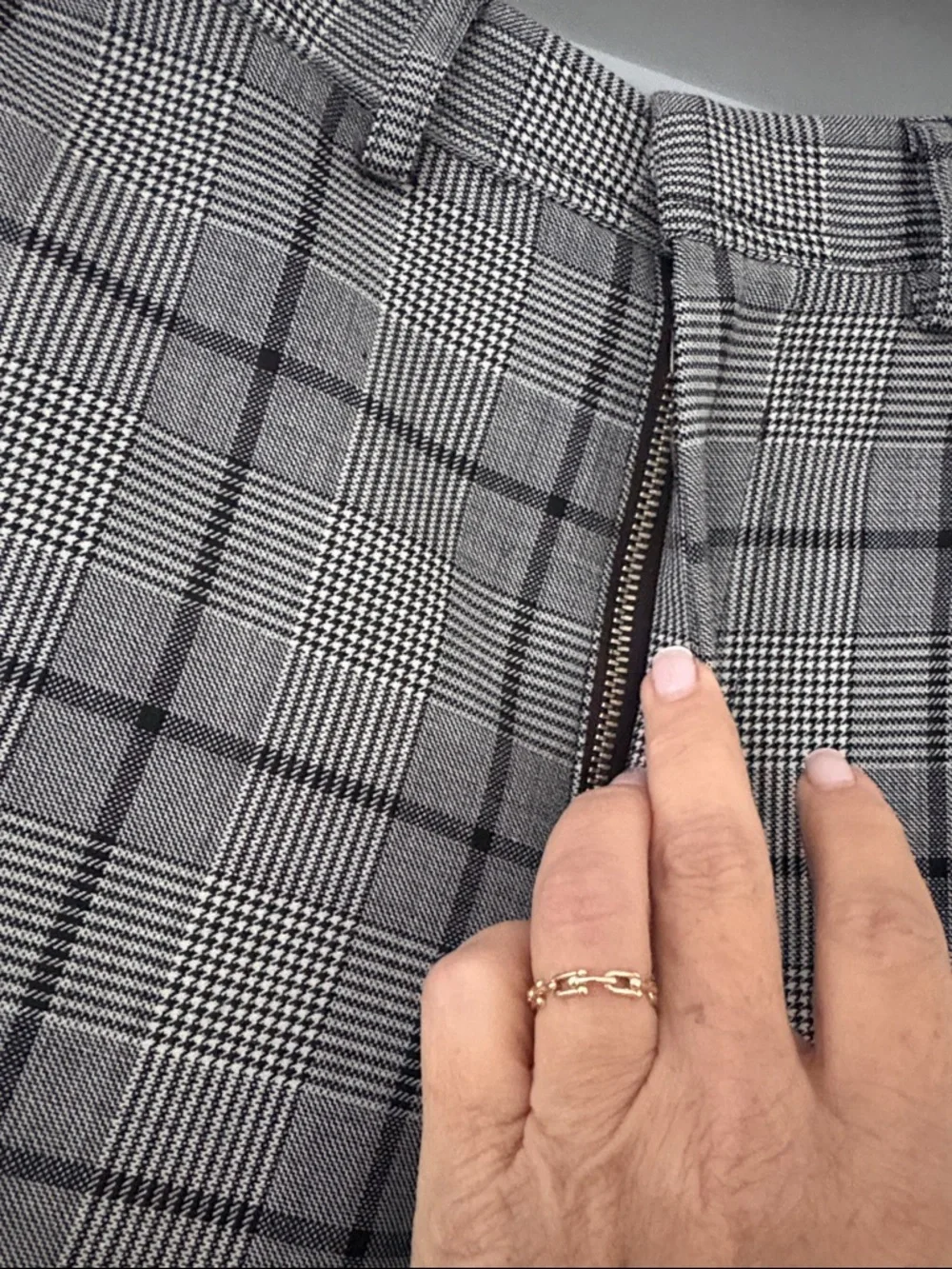 Sea New York cropped high rise black plaid Wide-Pants. Button and zipper fly. - Picture 8 of 15